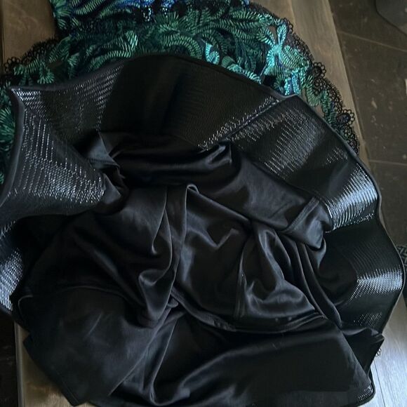 JS Collections Womens Green Embroidered V-Neck Sheath Dress Sz-4 - Picture 11 of 15